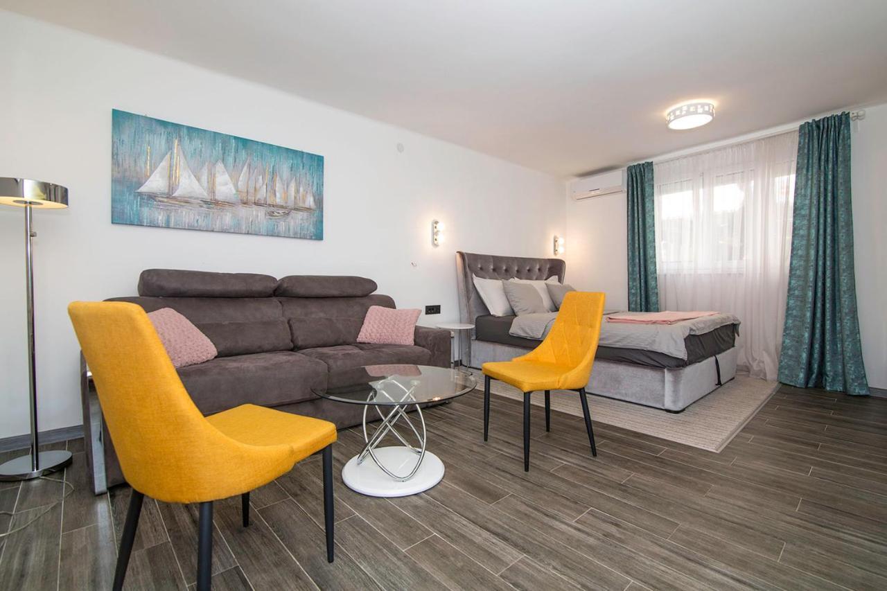 City Center Apartment Belgrado Buitenkant foto