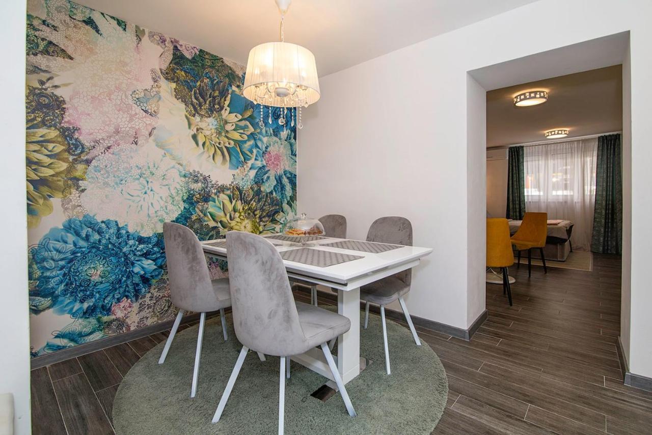 City Center Apartment Belgrado Buitenkant foto