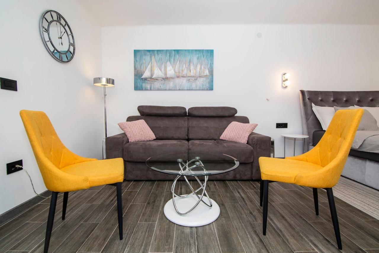 City Center Apartment Belgrado Buitenkant foto